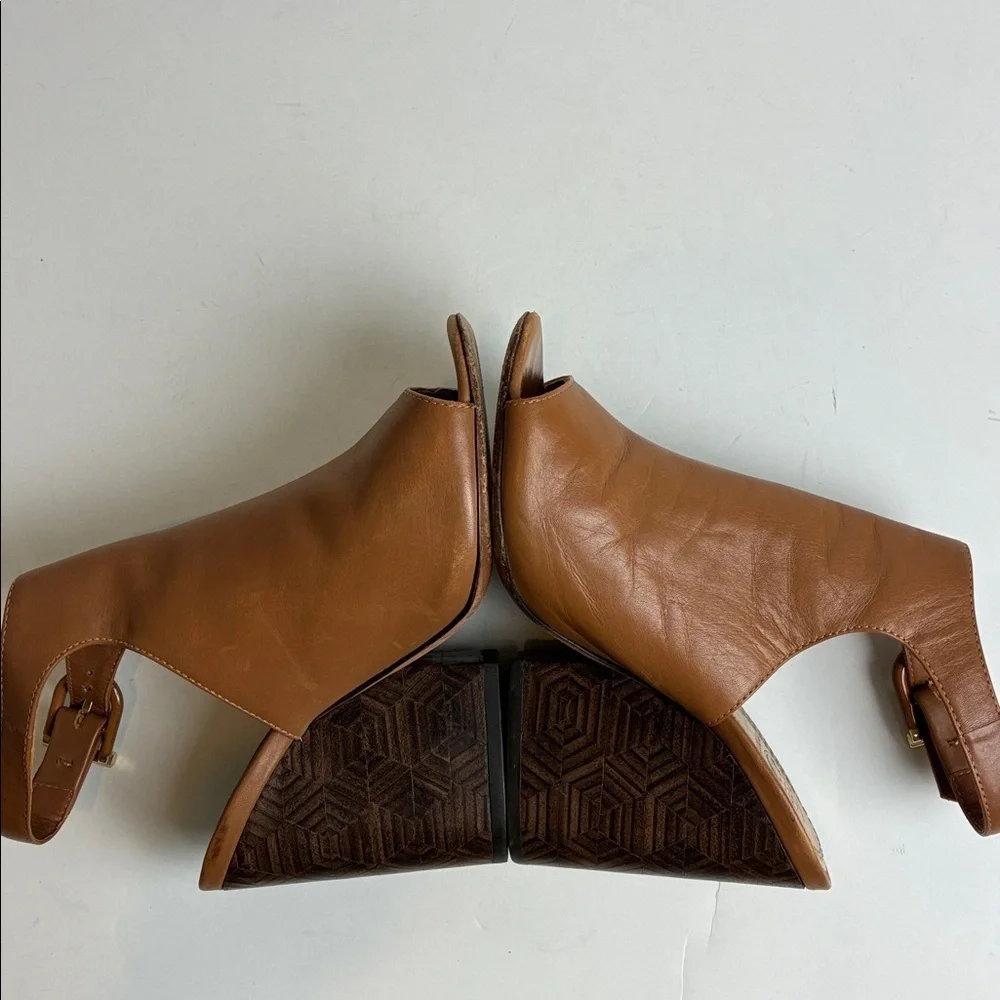 Tory Burch Grove Open Toe Bootie Sz 5 Royal Tan Wood Detail Heel Designer Luxury
